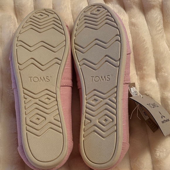 TOMS Pink Canvas Slip-On Flats - Picture 6 of 6